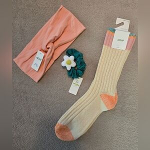 NWT Aerie Crew Socks, Top Knot Headband And Hair Scrunchy Bundle